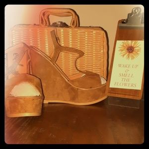 ECT RUE 21 super cute wedges